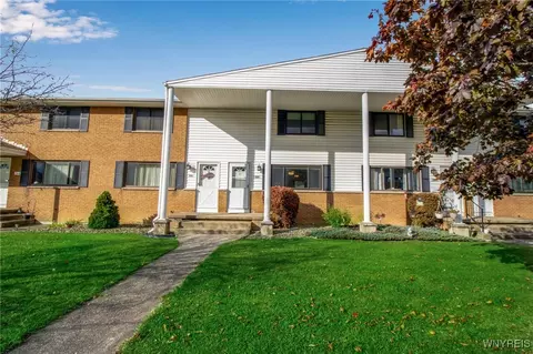 188 Dover Dr, West Seneca, NY 14224