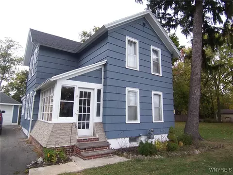 153 Oak St, Batavia, NY 14020