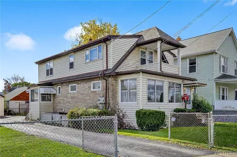3807 Pine Ave, Niagara Falls, NY 14301