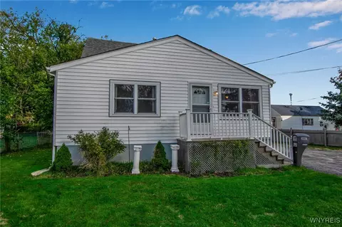 3007 Lincoln St, Niagara, NY 14305