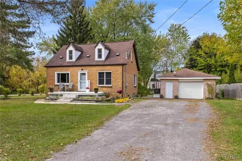 Exterior - 6736 Wayne Dr, Evans, NY 14047 photo 3 of 7