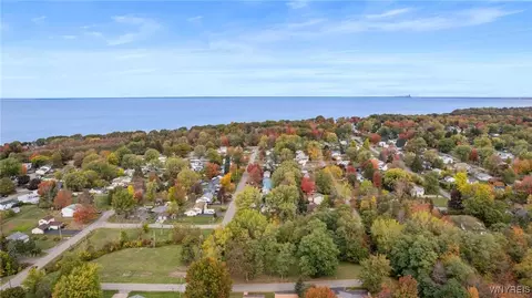 View/Area - 6736 Wayne Dr, Evans, NY 14047 photo 4 of 10