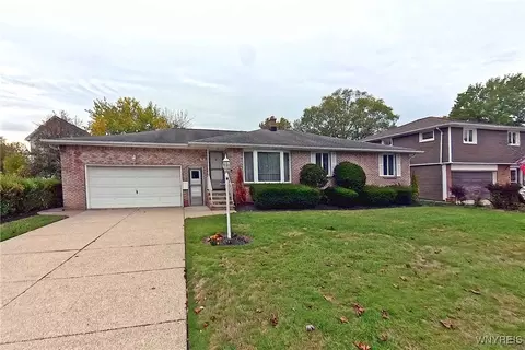 30 Fairways Blvd, Amherst, NY 14221
