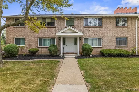 179 Old Lyme Dr #7, Amherst, NY 14221