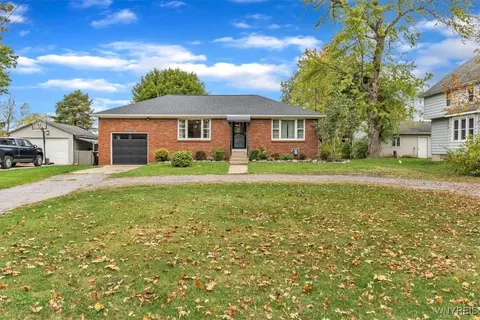 5606 Genesee St, Lancaster, NY 14086