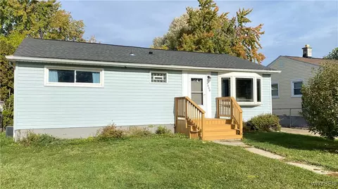 4888 Kennison Pkwy, Hamburg, NY 14075