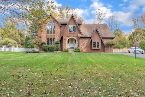 51 Tiffany Ln, Lancaster, NY 14086