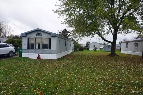 100 Pioneer Ln, Delevan, NY 14042