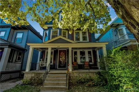 288 Baynes St, Buffalo, NY 14213