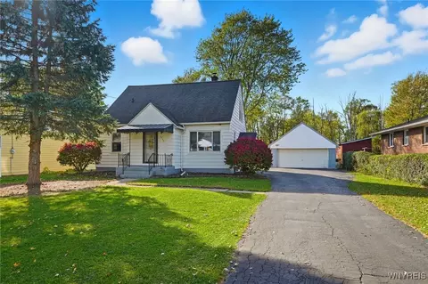 6750 Sy Rd, Wheatfield, NY 14304