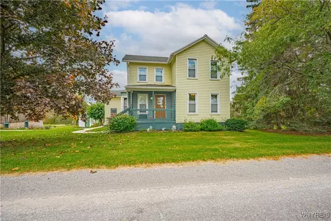 5028 Lower Mountain Rd, Cambria, NY 14094