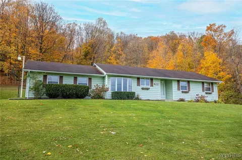 277 Wyoming St, Warsaw, NY 14569