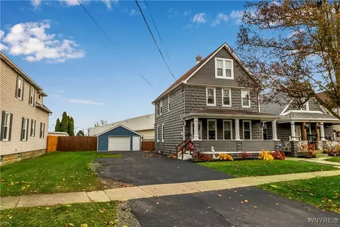 293 Olmstead Ave, Depew, NY 14043