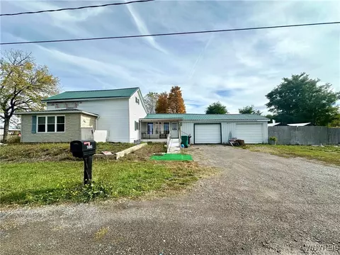 10065 East Rd, Bethany, NY 14054