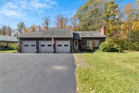 7744 Center Rd, West Falls, NY 14170