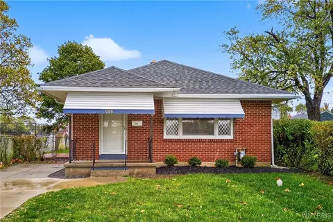 909 Colvin Blvd, Kenmore, NY 14217