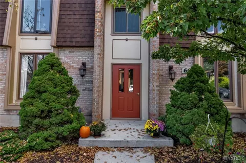 60 Groton Dr #3, Amherst, NY 14228