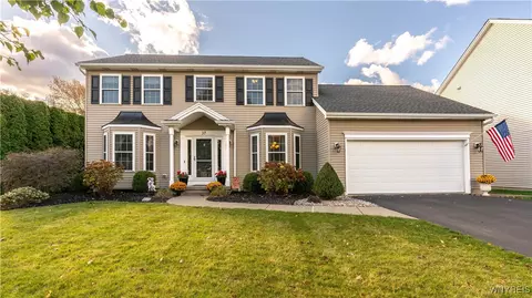37 Brantley Ct, Getzville, NY 14068