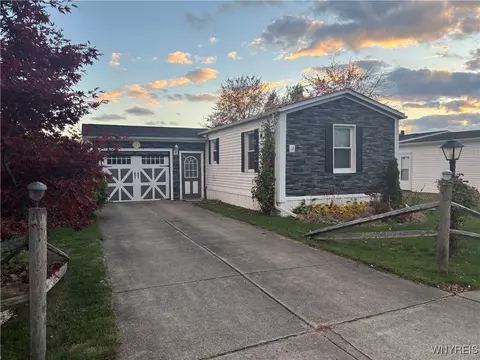 46 Golden Pond, Newstead, NY 14001