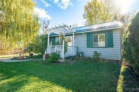 145 Arthur Ave, Evans, NY 14006