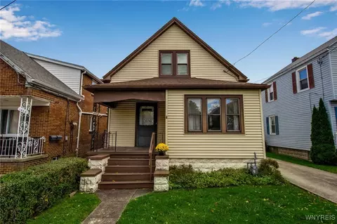 1492 Electric Ave, Lackawanna, NY 14218