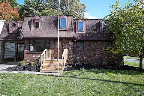 1255 Doebler Dr, North Tonawanda, NY 14120