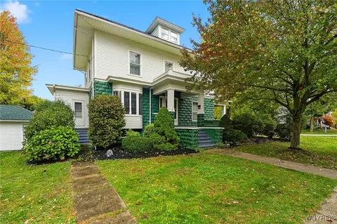 157 Maple Ave, Hamburg, NY 14075