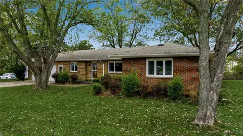 3708 Big Tree Rd, Hamburg, NY 14075