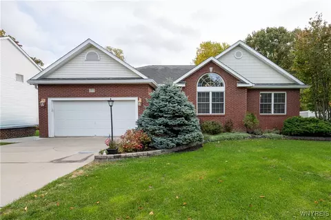 4707 Perry Ct, Lewiston, NY 14092