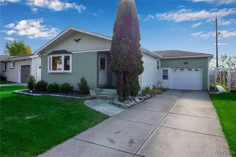 319 S Creek Dr, Depew, NY 14043