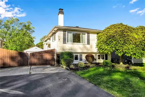 3304 Warner Dr, Grand Island, NY 14072