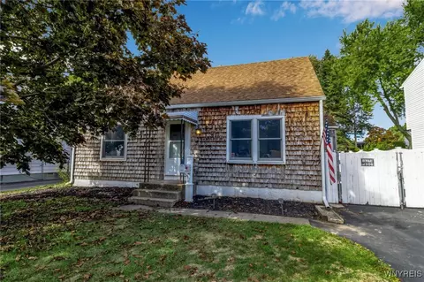 52 Farmingdale Rd, Cheektowaga, NY 14225