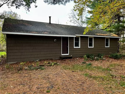 3530 Ridge Rd, Cambria, NY 14094
