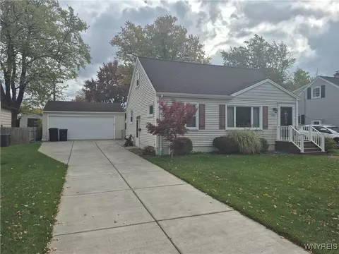 691 Fletcher St, Tonawanda, NY 14150