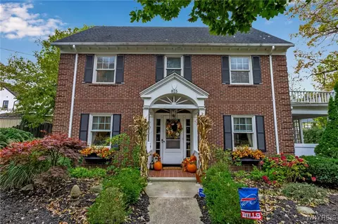 815 James Ave, Niagara Falls, NY 14305