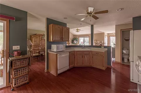 Kitchen - 34 Alexander Pkwy, Pendleton, NY 14120 photo 1 of 3
