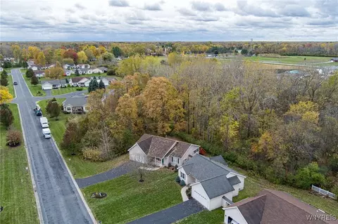 View/Area - 34 Alexander Pkwy, Pendleton, NY 14120 photo 6 of 6