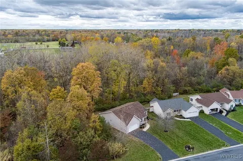 View/Area - 34 Alexander Pkwy, Pendleton, NY 14120 photo 5 of 6