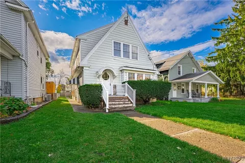 2443 Pierce Ave, Niagara Falls, NY 14301