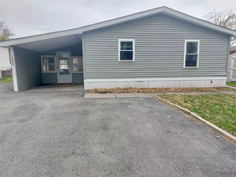 1406 Elderberry Pl, Niagara, NY 14304
