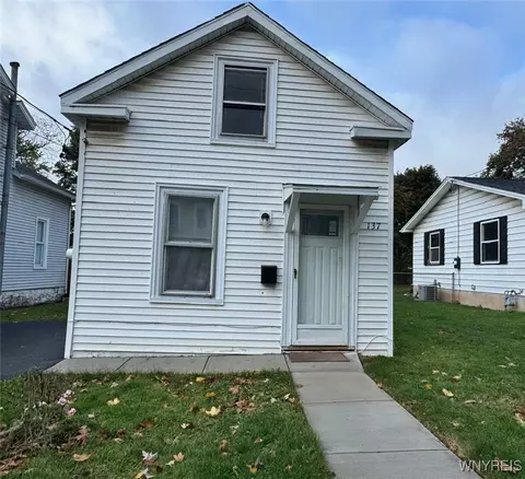 137 Harvey Ave, Lockport, NY 14094