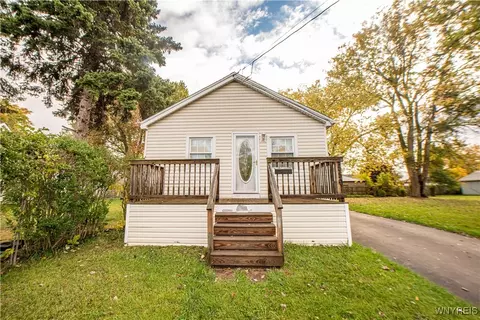 559 Harlem Rd, West Seneca, NY 14224