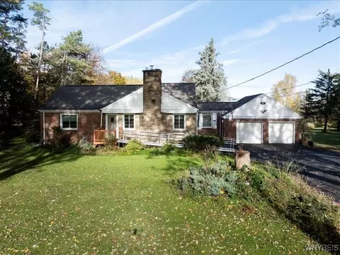 371 Rice Rd, Elma, NY 14059