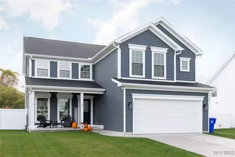 23 Greenspring Ct, West Seneca, NY 14224