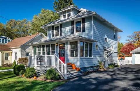 66 Elizabeth St, Hamburg, NY 14075