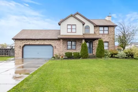 4741 Hermitage Rd, Niagara, NY 14305