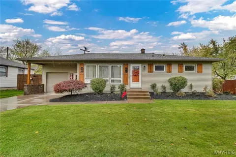 61 Mitchell Dr, Tonawanda, NY 14150