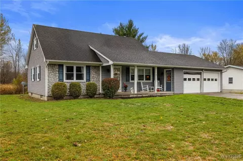 12 Longs Ln, Pembroke, NY 14036