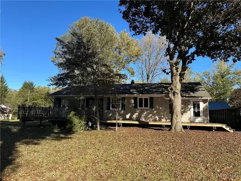 9517 Snipery Rd, Darien, NY 14036