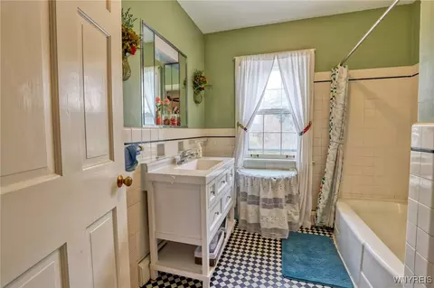 Bath - 660 Genesee St, Olean, NY 14760 photo 2 of 4